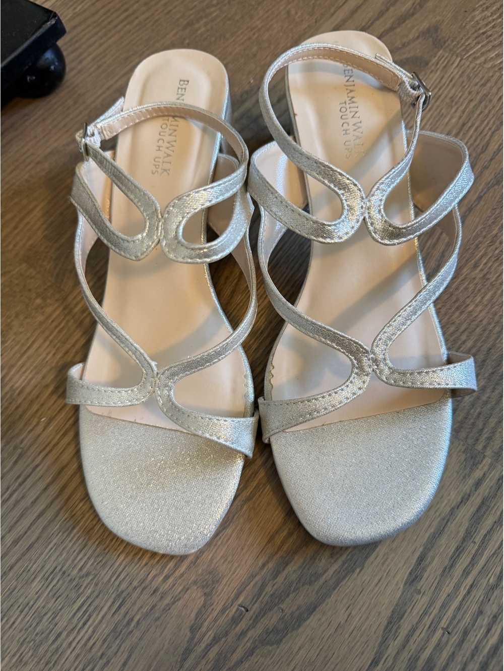 Benjamin Walk Women's Size 7.5 Silver Strappy Block Heel Sandals Size 7.5